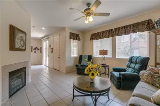 Photo #3: 2330931 Listing