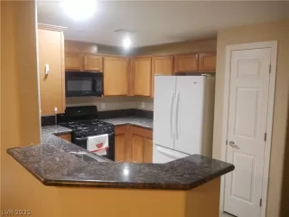 Photo #3: 2330936 Listing 