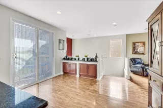 Photo #2: 2330940 Listing