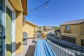 Photo #3: 2330940 Listing