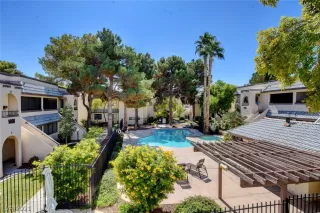Photo #1: 2330941 Listing 