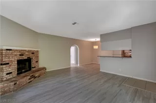 Photo #2: 2330941 Listing 