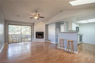 Photo #4: 2330971 Listing 