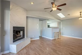 Photo #5: 2330971 Listing 