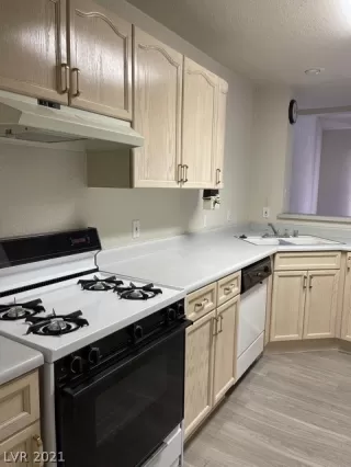 Photo #3: 2330983 Listing 