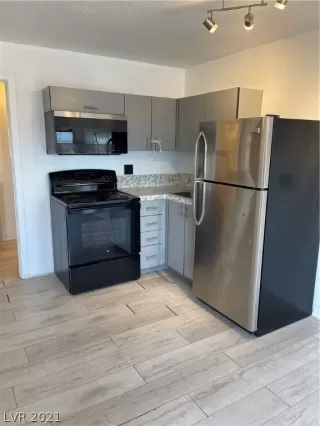 Photo #1: 2331005 Listing 