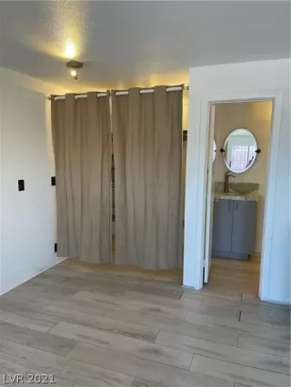 Photo #2: 2331005 Listing 