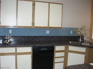 Photo #6: 2331012 Listing