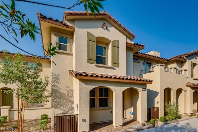 MLS: 2331015 Condo For Sale