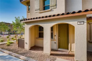 Photo #1: 2331015 Listing