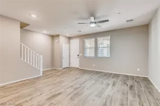 Photo #2: 2331015 Listing