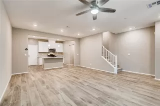 Photo #3: 2331015 Listing