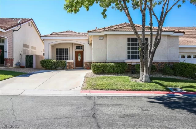 MLS: 2331019 Condo For Sale