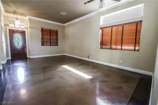 Photo #2: 2331019 Listing