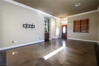 Photo #3: 2331019 Listing