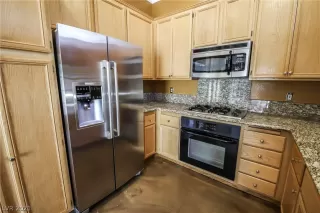 Photo #6: 2331019 Listing