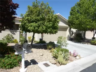 Photo #2: 2331038 Listing 