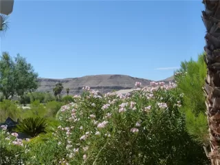 Photo #4: 2331038 Listing 