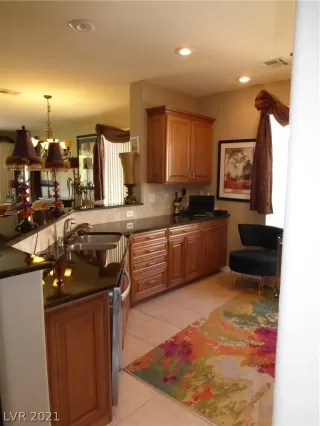 Photo #6: 2331038 Listing 