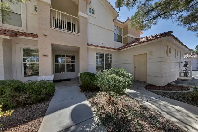 MLS: 2331041 Condo For Sale