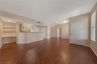 Photo #4: 2331041 Listing