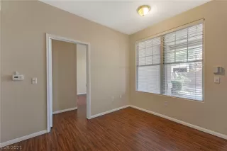 Photo #5: 2331041 Listing