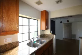 Photo #1: 2331060 Listing