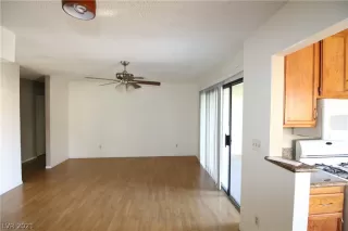 Photo #4: 2331060 Listing