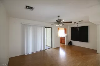 Photo #5: 2331060 Listing