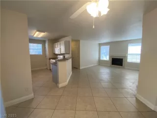 Photo #2: 2331070 Listing