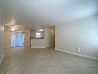 Photo #3: 2331070 Listing