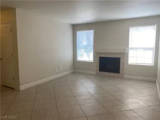 Photo #5: 2331070 Listing