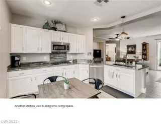 Photo #2: 2331082 Listing 