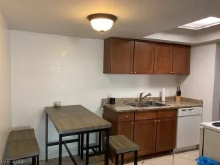 Photo #3: 2331095 Listing