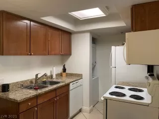 Photo #4: 2331095 Listing