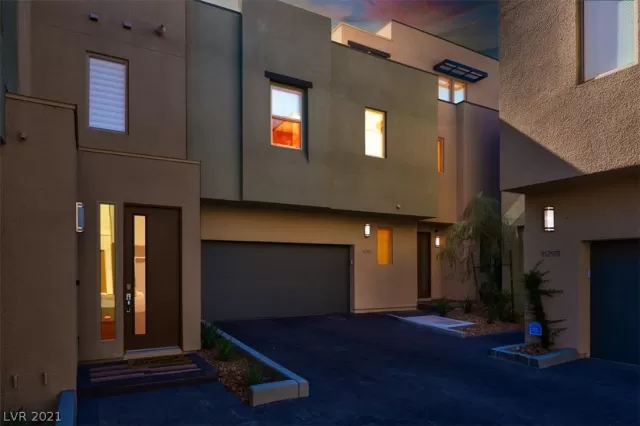 MLS: 2331117 Condo For Sale