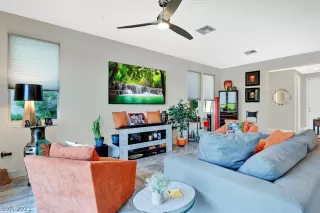 Photo #2: 2331117 Listing