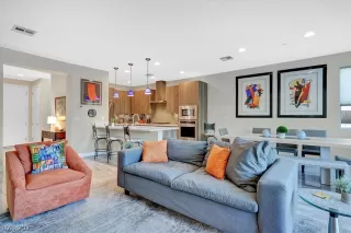 Photo #3: 2331117 Listing