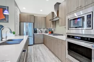 Photo #6: 2331117 Listing