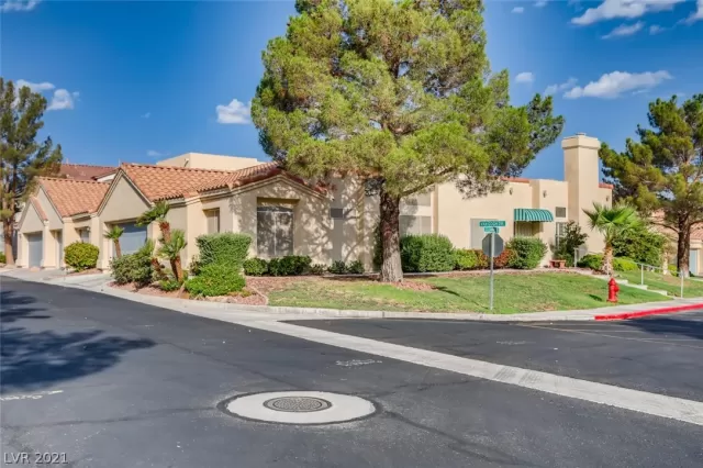 MLS: 2331118 Condo For Sale