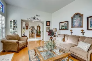 Photo #6: 2331118 Listing