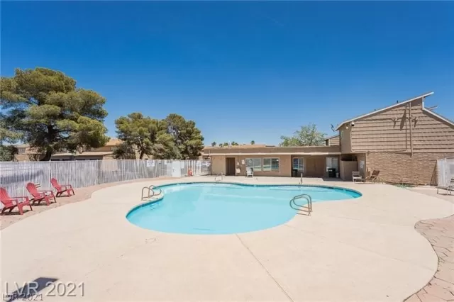 MLS: 2331122 Condo For Sale