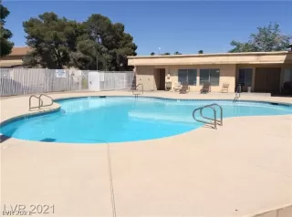 Photo #2: 2331122 Listing