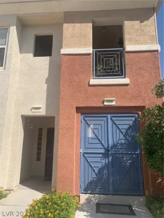 Photo #2: 2331137 Listing 