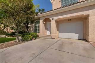 Photo #1: 2331143 Listing