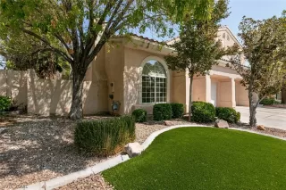 Photo #2: 2331143 Listing