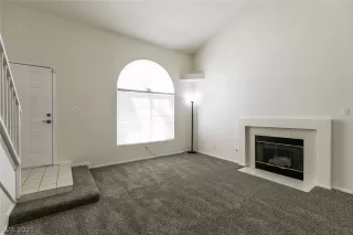 Photo #4: 2331143 Listing