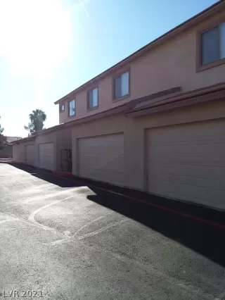 Photo #2: 2331176 Listing 