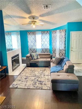 Photo #3: 2331211 Listing 