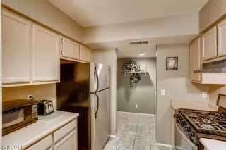 Photo #5: 2331235 Listing